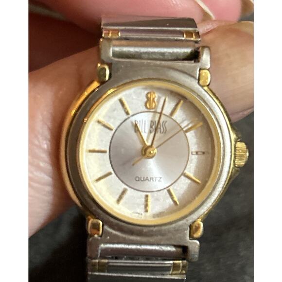 Bill Blass Quartz Ladies Watch Runs Two Tone Needs Battery Untested - Picture 2 of 4